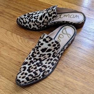 Leopard mule slippers